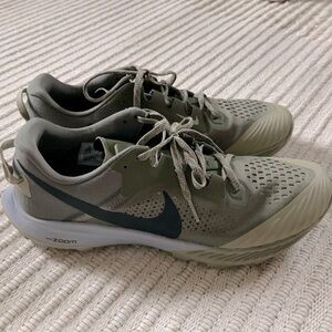 Men’s Nike trail terra Kiger size 10